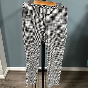Express Women's Black and White Houndstooth Pants